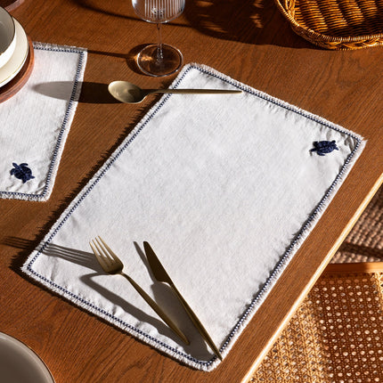 Caretta White Two-Piece American Serving Set