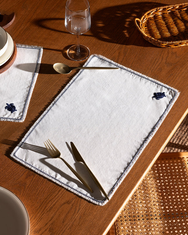Caretta White Two-Piece American Serving Set