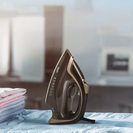 Steam Iron Black & Gold From Arshia Powerful Steam Performance | SI498-3204