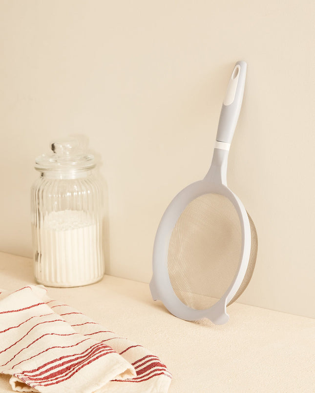 Madame Coco Delphine Mesh Strainer 19cm Soft Gray