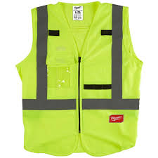 فست Milwaukee  باللون الأصفر - مقاس L/XL