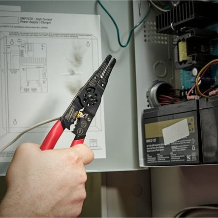 Milwaukee Multi-Purpose Wire Stripper and Crimper Milwaukee Multi-Purpose Wire Stripper and Crimper
