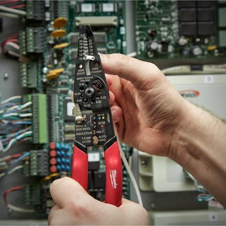 Milwaukee Multi-Purpose Wire Stripper and Crimper Milwaukee Multi-Purpose Wire Stripper and Crimper