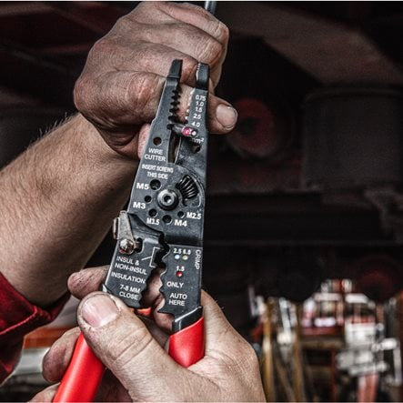 Milwaukee Multi-Purpose Wire Stripper and Crimper Milwaukee Multi-Purpose Wire Stripper and Crimper