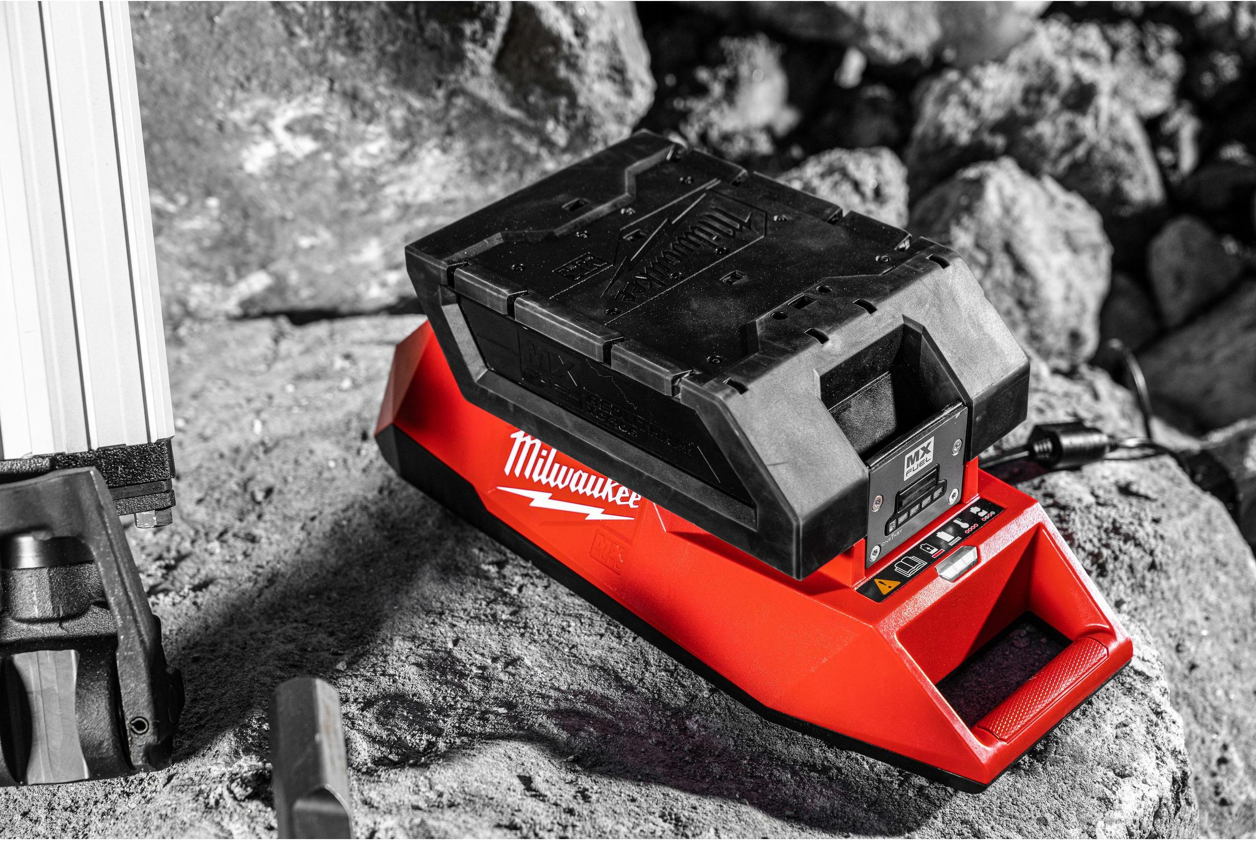 بطارية Milwaukee MX FUEL™ REDLITHIUM™ 72V 6.0Ah بطارية Milwaukee MX FUEL™ REDLITHIUM™ 72V 6.0Ah