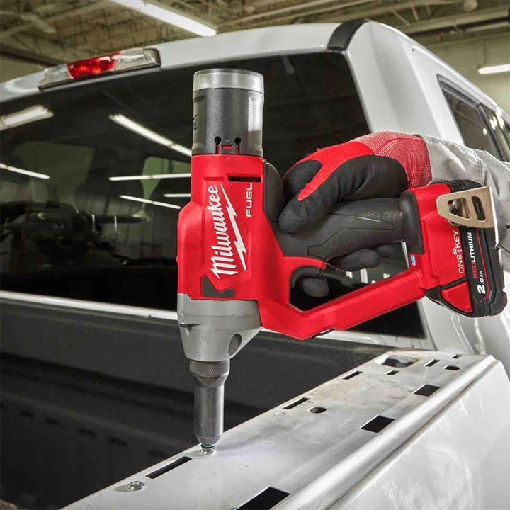Milwaukee M18™ FUEL™ Cordless Rivet Tool with ONE-KEY™ Milwaukee M18™ FUEL™ Cordless Rivet Tool with ONE-KEY™