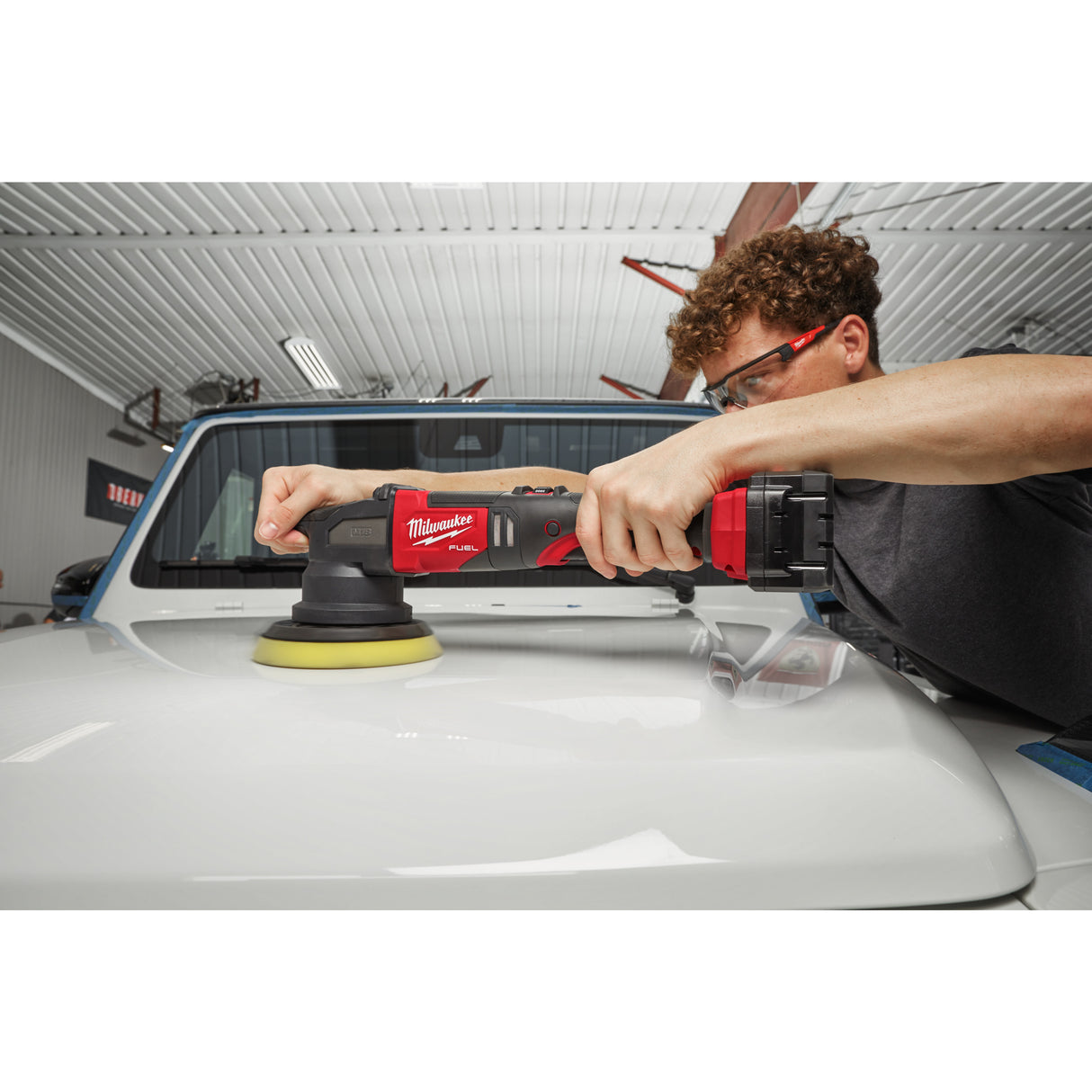 Milwaukee M18™ FUEL™ 15mm Random Orbital Polisher Milwaukee M18™ FUEL™ 15mm Random Orbital Polisher
