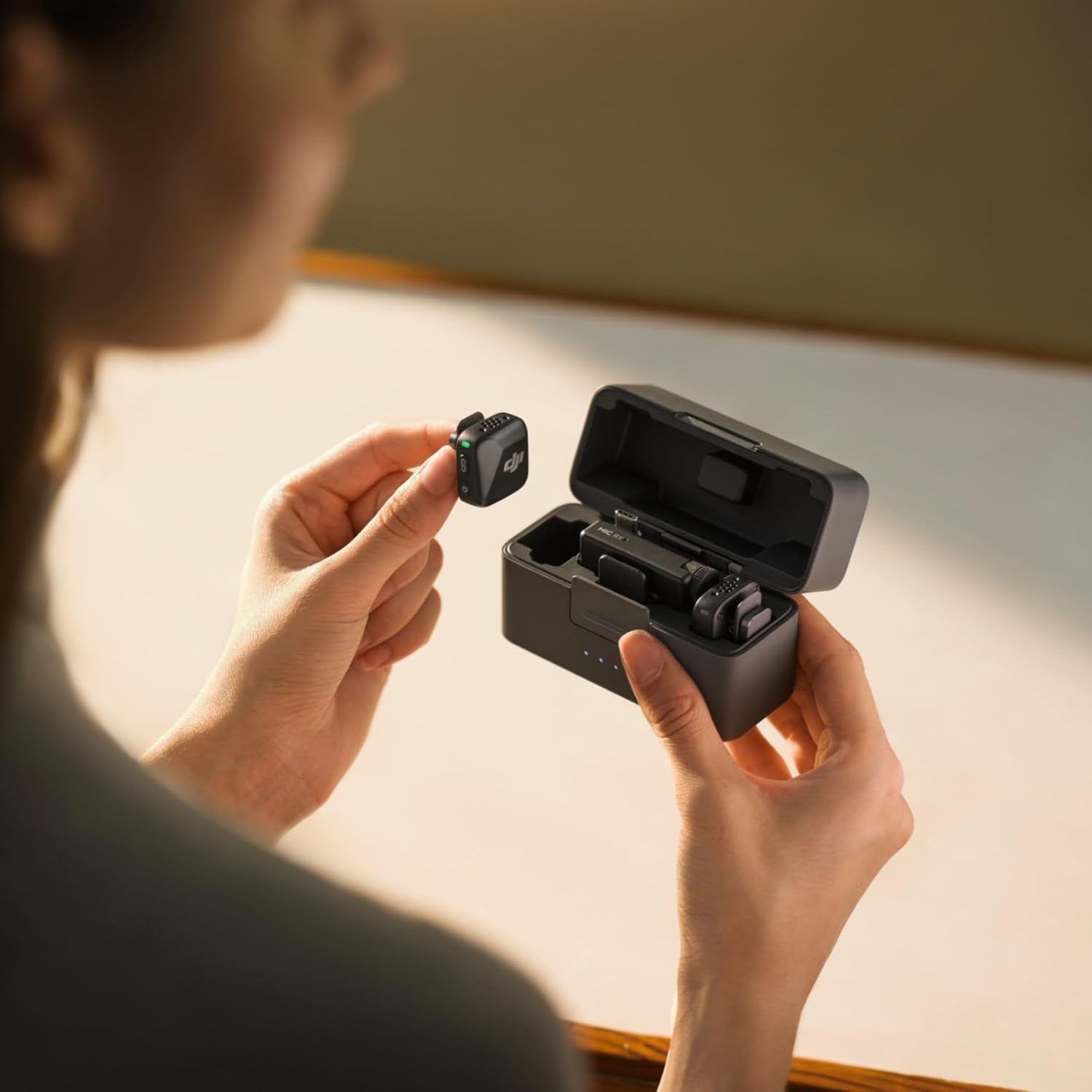 DJI Mic Mini - نظام ميكروفون لاسلكي مدمج DJI Mic Mini - نظام ميكروفون لاسلكي مدمج