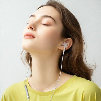 سماعة أيس فاست (Acefast L7) سلكية بمنفذ USB-C مع ميكروفون، تصميم نصف داخل الأذن (Semi-In-Ear)، تحكم ذكي وصوت ديجيتال نقي - أبيض