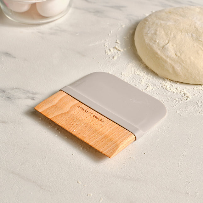 Karaca Refika's Gadgets Wooden Dough Tool Grey