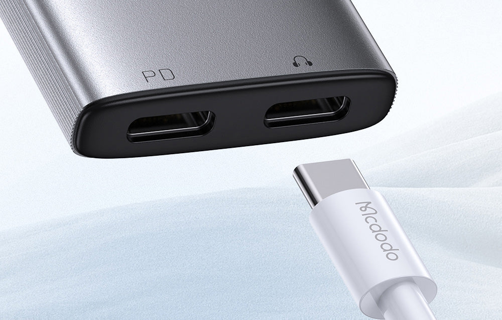 محول ماكدودو 2 في 1 من USB-C إلى USB-C + محول صوت 3.5 مم محول ماكدودو 2 في 1 من USB-C إلى USB-C + محول صوت 3.5 مم
