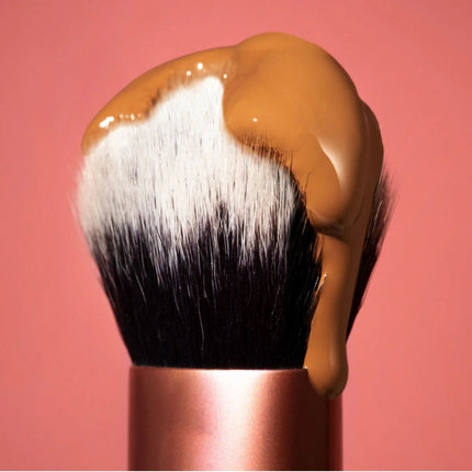 Real Techniques Expert Face Makeup Brush - Angled Design