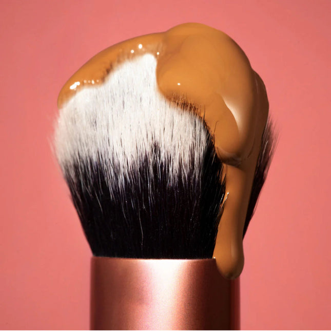 Real Techniques Expert Face Makeup Brush - Angled Design