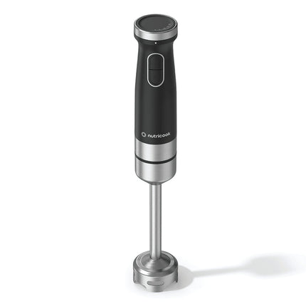 خلاط يدوي نيوتريكوك إيسنشالز 1200 واط، بلندر غاطس بسرعات متعددة وشفرات مطلية بالتيتانيوم - ستانلس ستيل