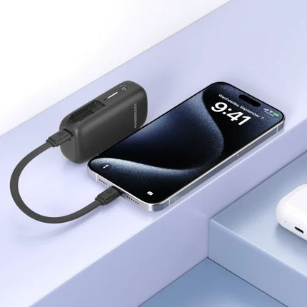 باور بانك باورولوجي (Powerology) مدمج سعة 5000 مللي أمبير - متوفر باللونين الأسود والأبيض