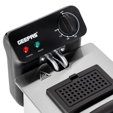قلاية عميقة من Geepas موديل GDF36015N بسعة 3.0 لتر - ستانلس ستيل، تحكم دقيق بالحرارة، ونافذة مراقبة