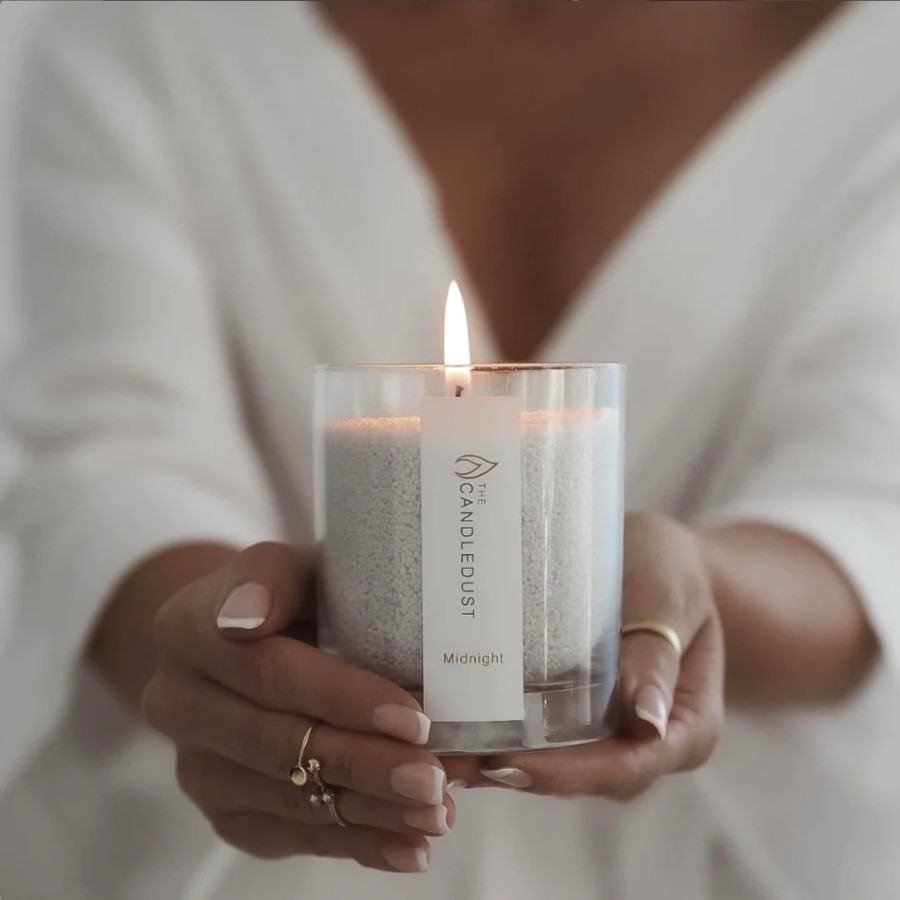 شمعة الغبار اللؤلؤي المعطرة ذا كاندل دست (The Candledust) - شمع نباتي طبيعي 160 غرام مع فتائل، صديقة للبيئة وقابلة لإعادة التشكيل والاستخدام شمعة الغبار اللؤلؤي المعطرة ذا كاندل دست (The Candledust) - شمع نباتي طبيعي 160 غرام مع فتائل، صديقة للبيئة وقابلة لإعادة التشكيل والاستخدام