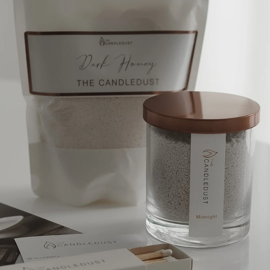 شمعة الغبار اللؤلؤي المعطرة ذا كاندل دست (The Candledust) - شمع نباتي طبيعي 160 غرام مع فتائل، صديقة للبيئة وقابلة لإعادة التشكيل والاستخدام شمعة الغبار اللؤلؤي المعطرة ذا كاندل دست (The Candledust) - شمع نباتي طبيعي 160 غرام مع فتائل، صديقة للبيئة وقابلة لإعادة التشكيل والاستخدام