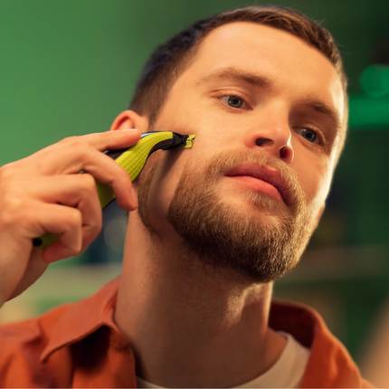 Philips OneBlade Face + Body - Trim, Edge, Shave, Unique Tech, Body Comb, Waterproof - QP2824/10