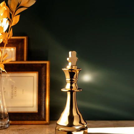 La Reine Gold Figurine | Elegant Royal Sculpture
