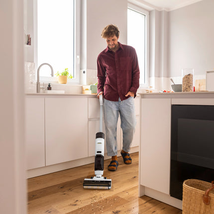 ممسحة الأرضيات الكهربائية كارشر (Karcher) KFL 1 - تنظيف فعال للأرضيات الصلبة بالماء النظيف