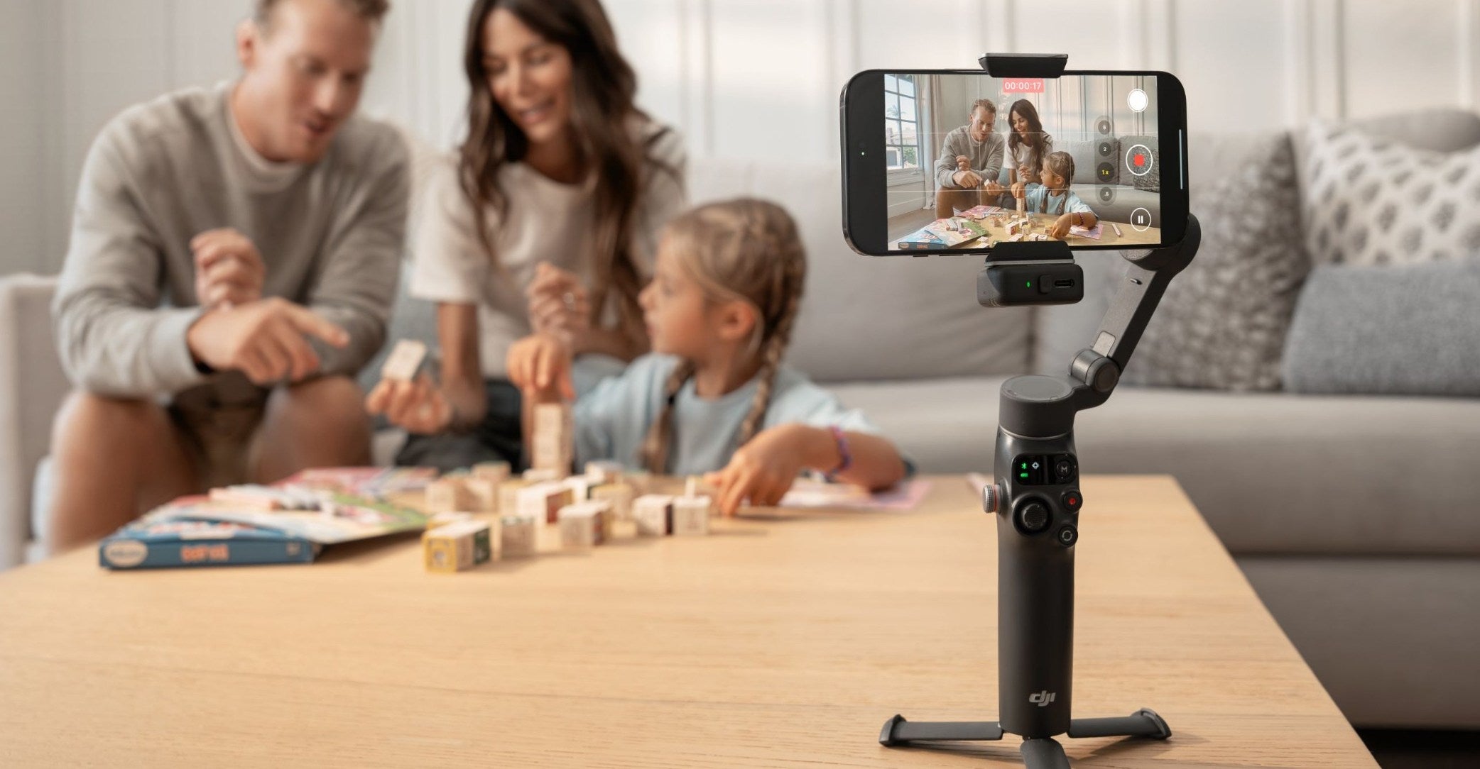 جيمبال DJI Osmo Mobile 8 — مثبت هاتف ذكي مع تتبع ذكي متقدم جيمبال DJI Osmo Mobile 8 — مثبت هاتف ذكي مع تتبع ذكي متقدم