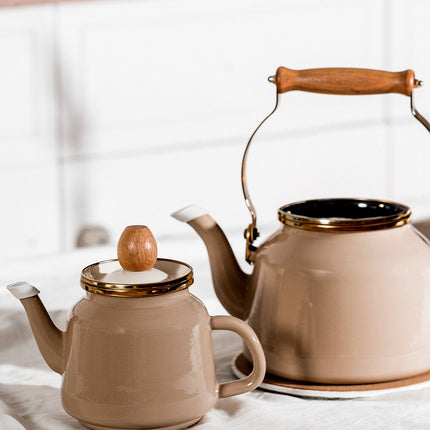 Bonneville Beige Teapot with Ergonomic Handle
