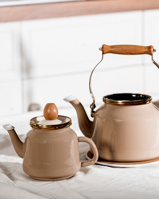 Bonneville Beige Teapot with Ergonomic Handle