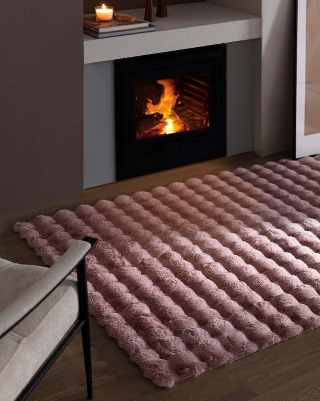 Darcio Post in Powder – Soft-Textured Accent Piece