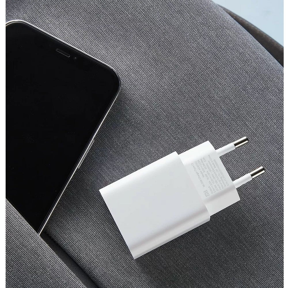 رأس شحن شاومي (Xiaomi) بقدرة 33 واط بمنفذين (USB-A & USB-C) - شحن سريع فائق وحماية متطورة للأجهزة رأس شحن شاومي (Xiaomi) بقدرة 33 واط بمنفذين (USB-A & USB-C) - شحن سريع فائق وحماية متطورة للأجهزة