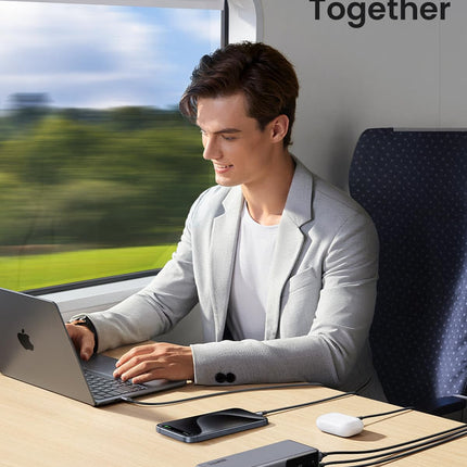 بنك طاقة يوجرين (UGREEN) سلسلة Nexode بسعة 25,000 مللي أمبير وقوة 200 واط - شحن سريع - شاشة رقمية ذكية - 3 منافذ شحن - رمادي